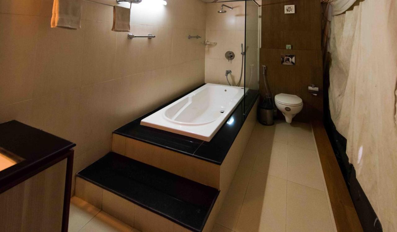 Zizina Otis Resort Guwahati Exterior foto